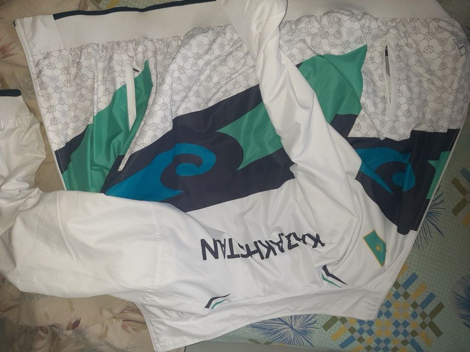 Продам ветровку от BLSGROUP