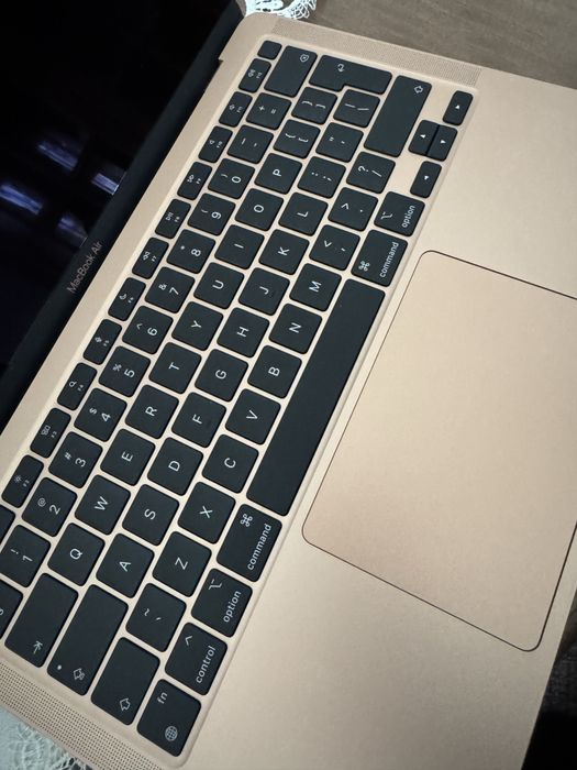 Macbook Air M1 chip 13-inch-256GB SSD 8GB unified memory