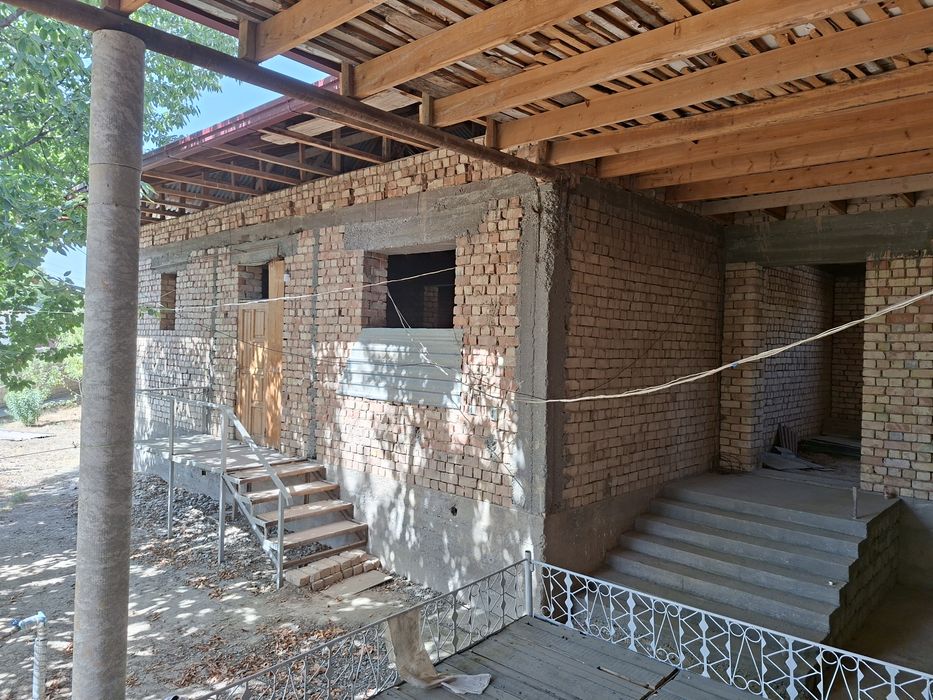 Ботаника санаторияси ёнида хавоси тоза жойда коробка холатида ховли