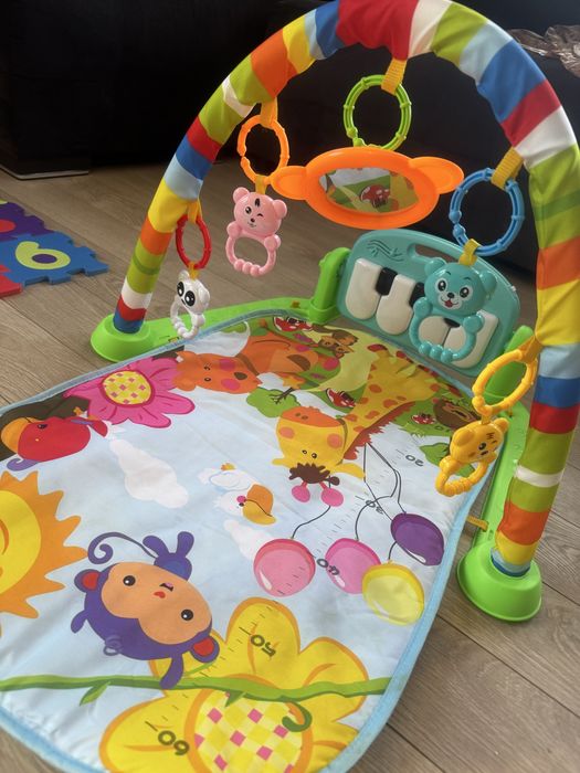 Музикална активна гимнастика за бебе