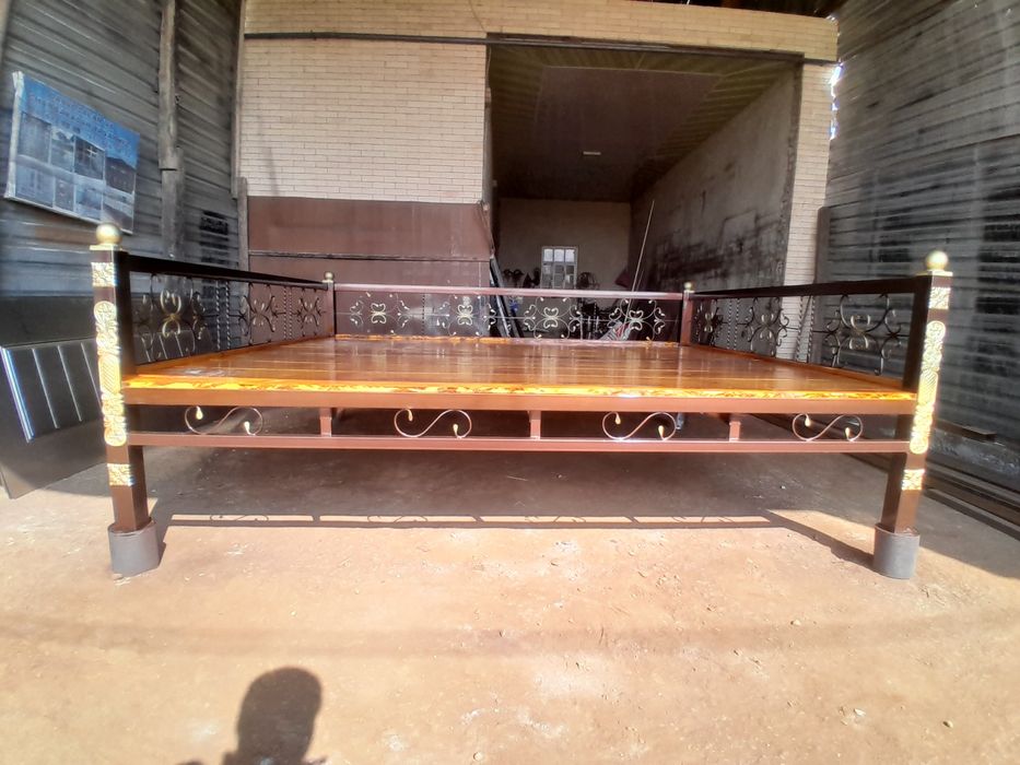 Temir kravatlar sotiladi