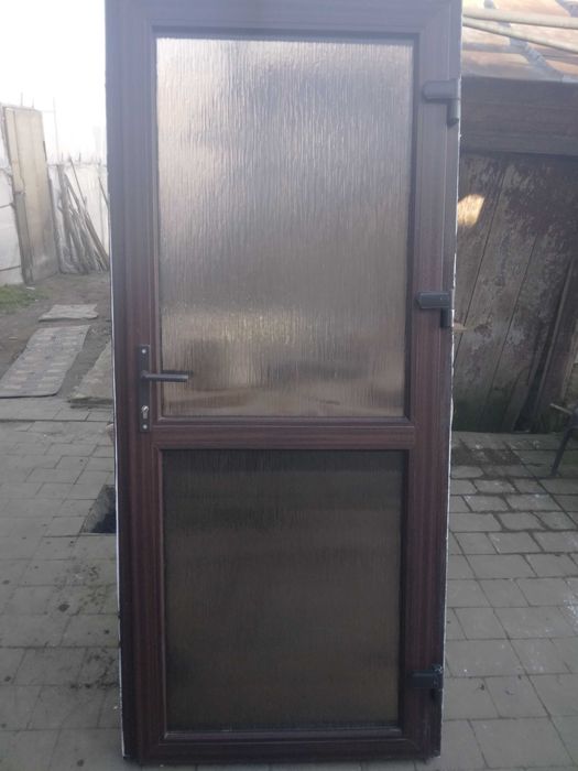 Usi termopan dimensiuni standard