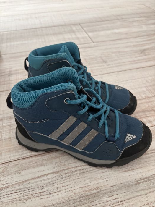 Сини ботуши за момче на ,,Adidas”