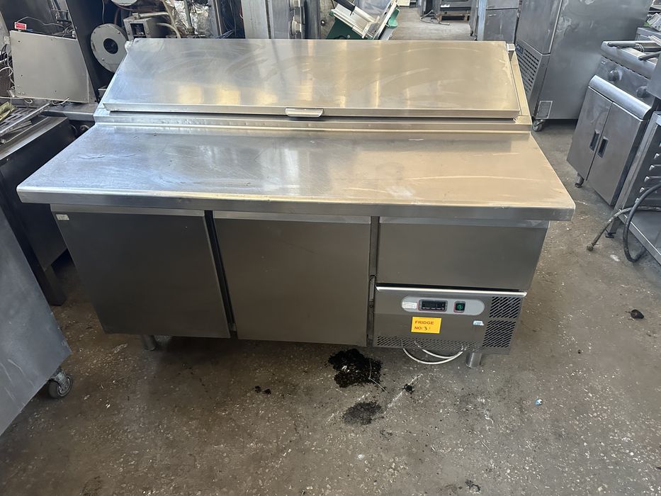 Хладилна маса с вграден салат бар 6 месеца гаранция