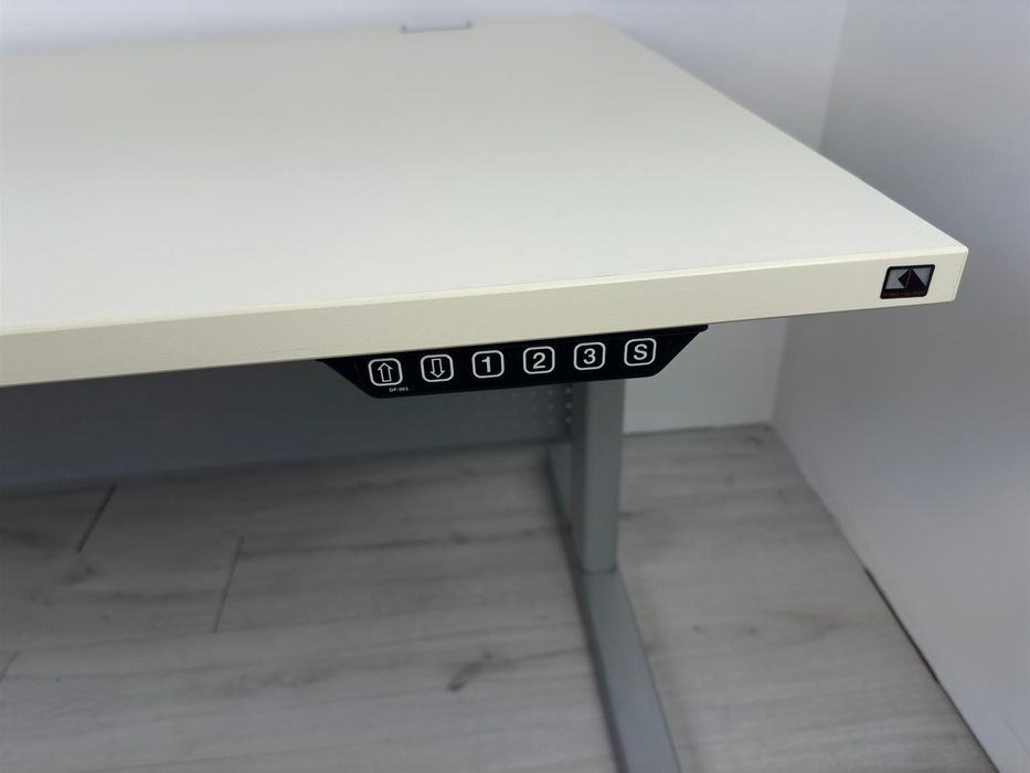 Немско офис Бюро електрическо повдигане обзавеждане