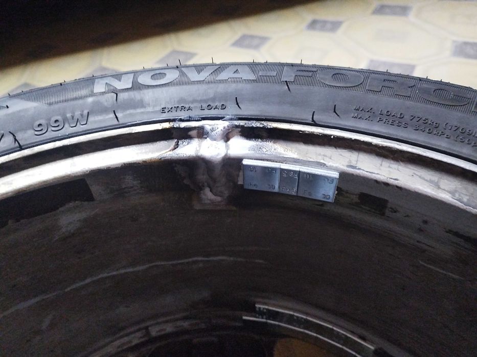 Диск с резиной на мерс