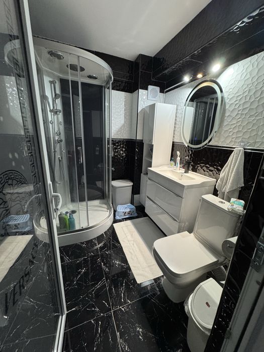 Vând apartament 3 camere decomandat