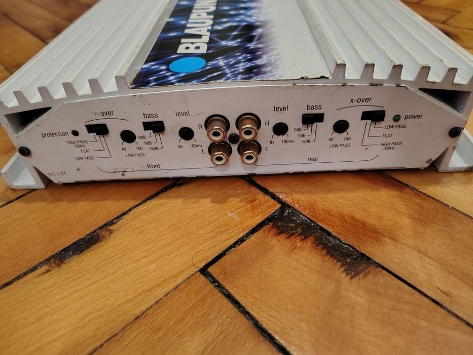 Усилвател Blaupunkt GTA400