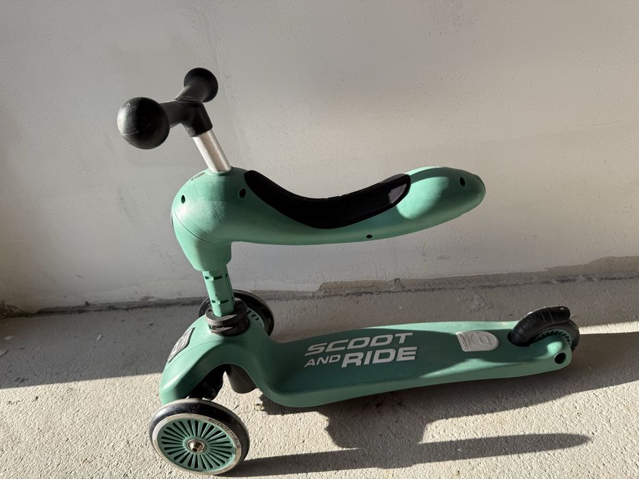 Trotineta 2 in 1 cu scaun, foarte usoara si pracrica pt copii