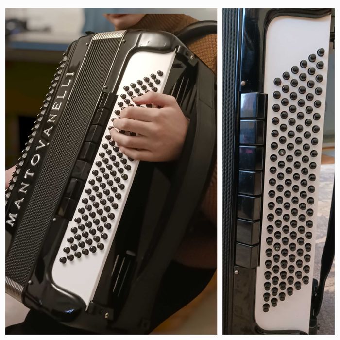 Vând acordeon MANTOVANELLI