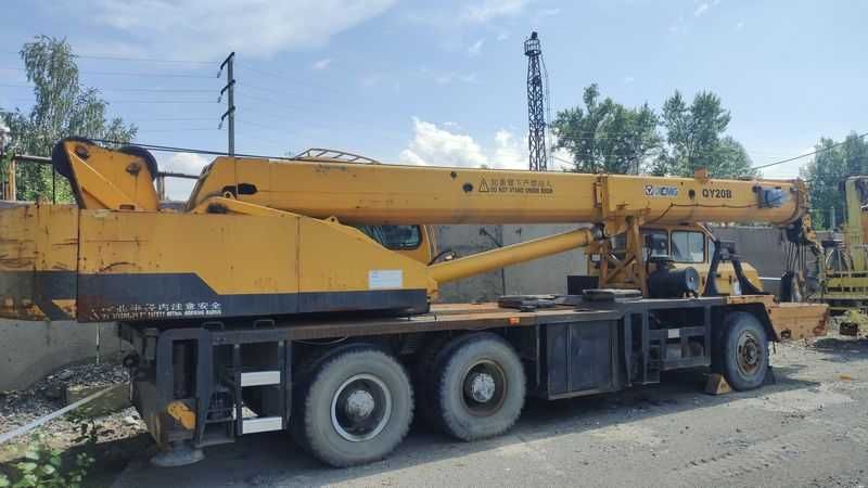 Автокран QY-20B грузоподъёмностью 20 тонн