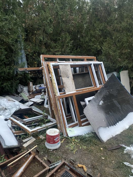 окна пластиковые тонированные