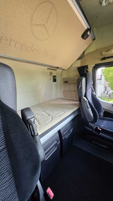 Cap tractor Mercedes Actros