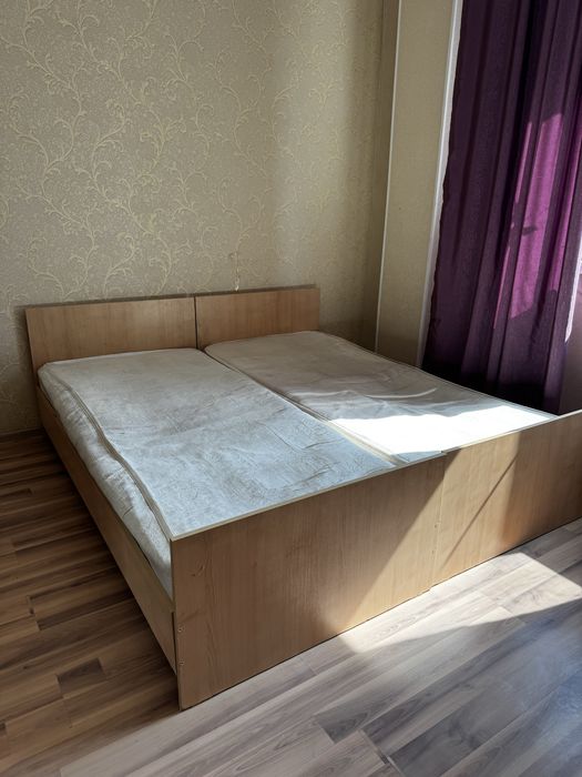 2 кровати с матрасом в дар