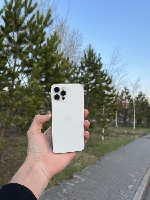Продам срочно iPhone 12 Pro 256gb