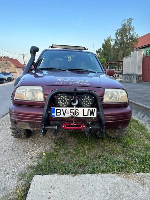 Vând Suzuki Grand Vitara 2.0 benzină