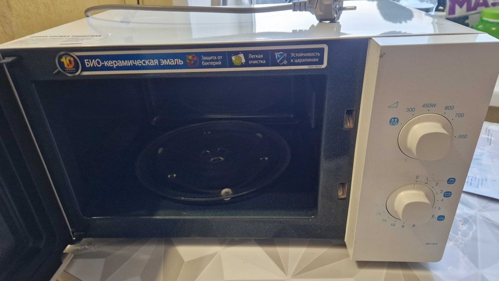 Продам микроволновую печь