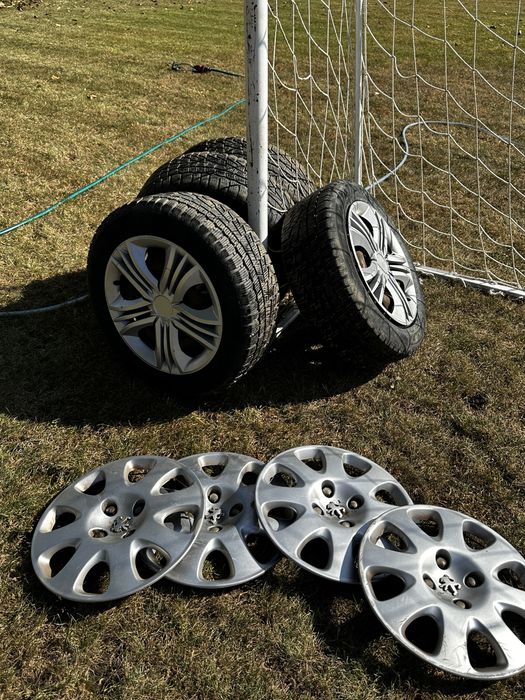 Set 4 roti iarnă 205/55 R16  Peugeot – jante tabla + capace cadou