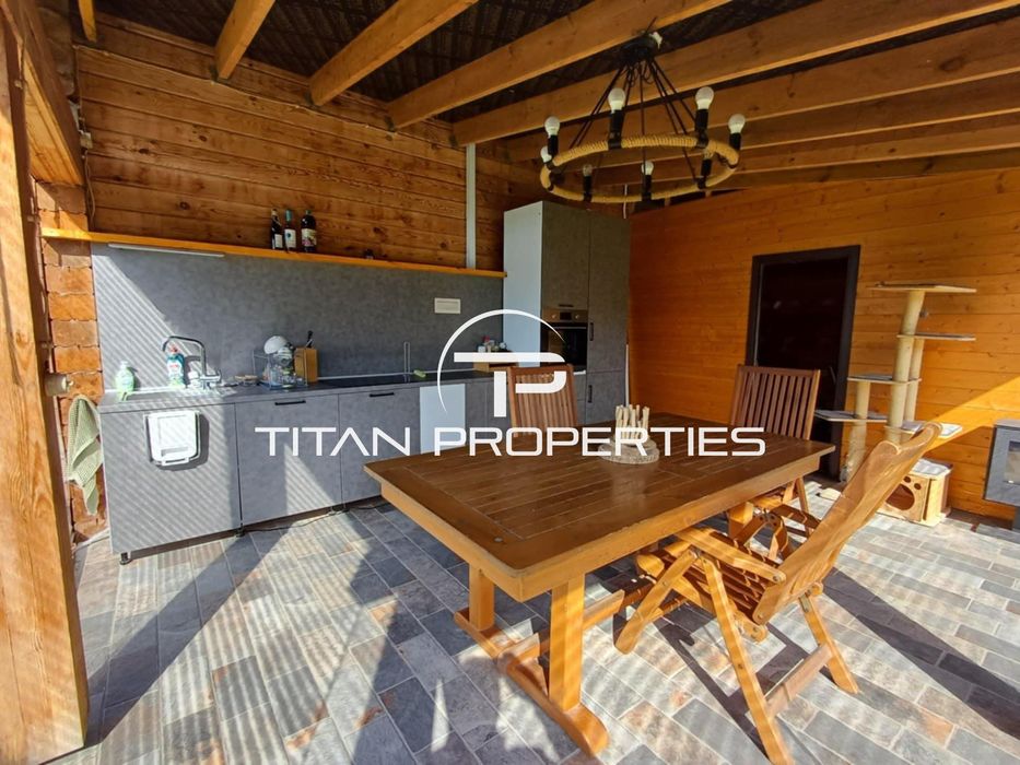 Лична оферта! Великолепна къща с двор в с. Бродилово