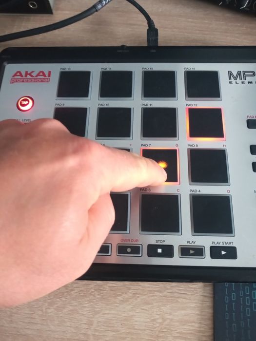 Akai mpc element