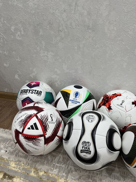 Футбольные мячи Adidas