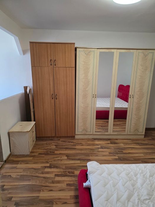 Închiriez garsoniera