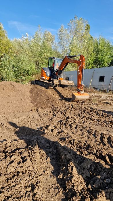 Inchiriem excavatoare pentru diferite servicii