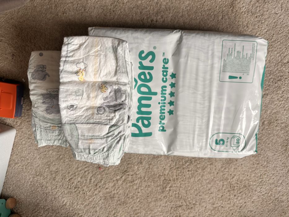 Pampers Premium Care Marime 5 (11-16 kg) 210 buc