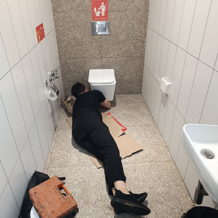 Kanalizatsiya tozalash xizmati 24/7 Santexnik