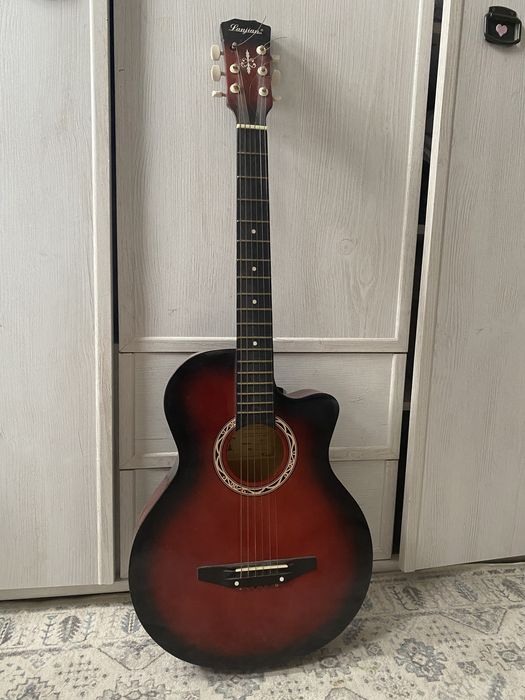 Гитара акустическая