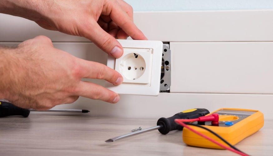 Electrician autorizat – instalații electrice la standarde înalte!