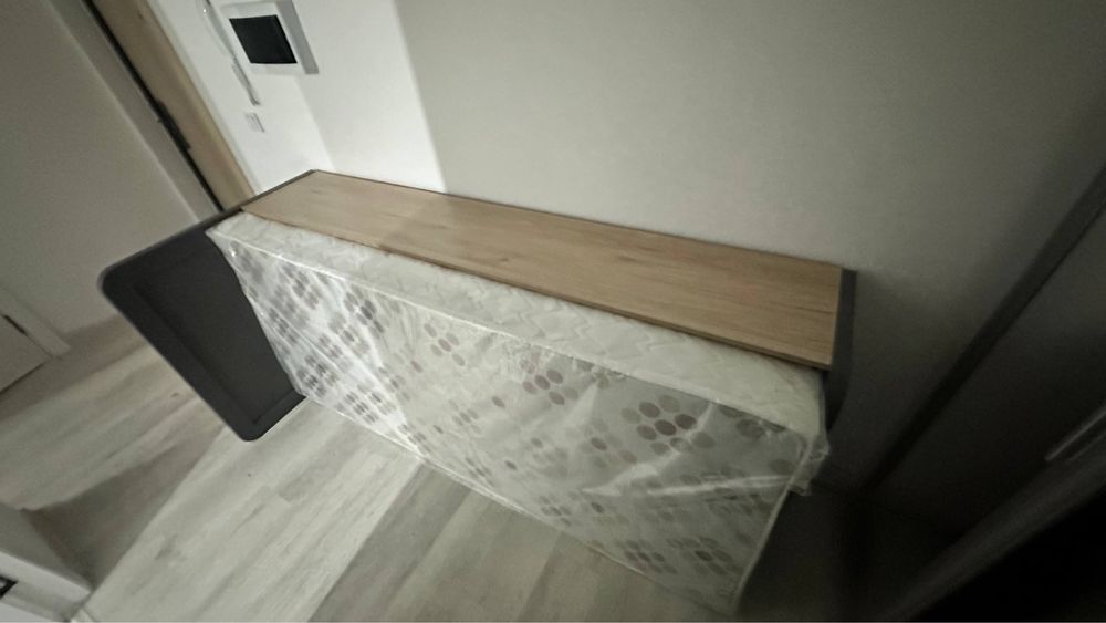 Продаю кровать, Bir kishilik karavot matras bilan sotiladi