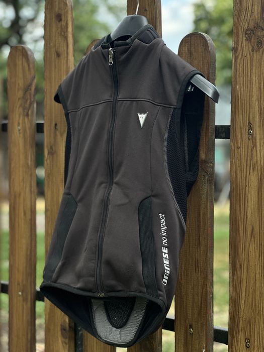 Протекторен елек Dainese