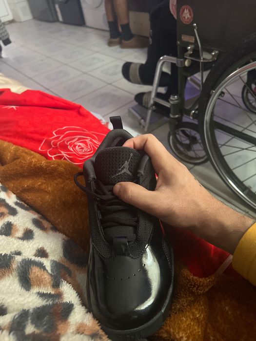 Vând jordan 300 roni