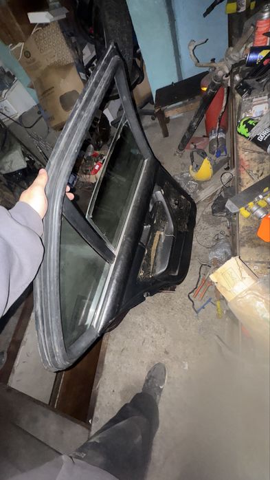 Задняя левая дверь bmw e34