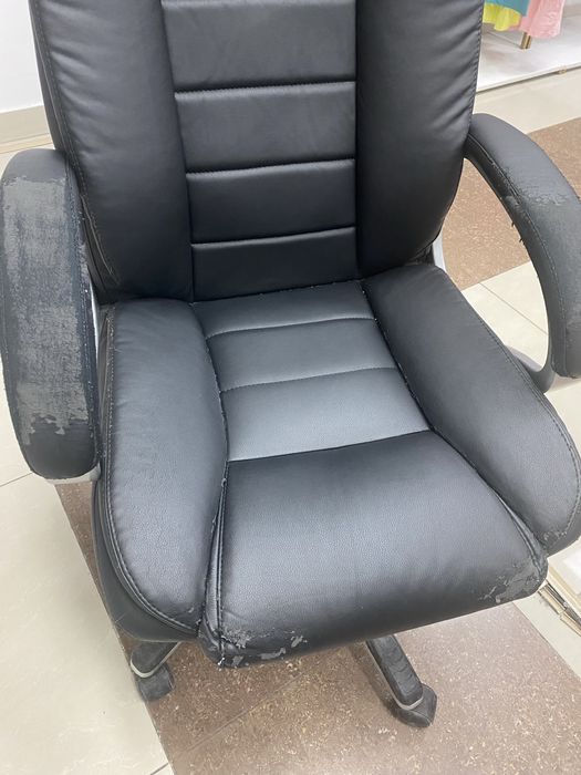 Кресло офисное черное