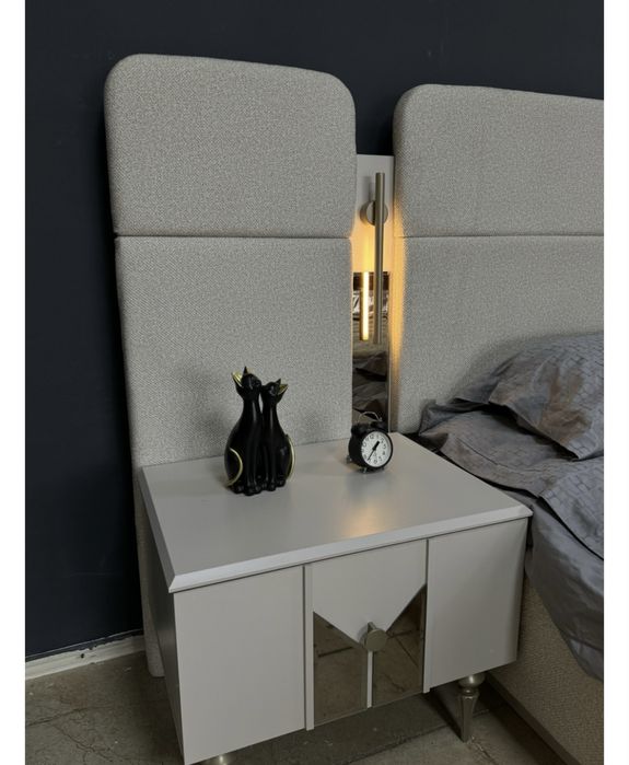 Продаётся спальный гарнитур.