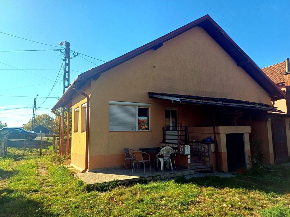 Casă renovată recent 142 mp + 500 mp teren – Strada Careiului