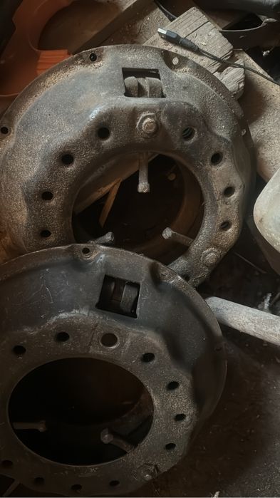 Запчасть от зил газ газель волга. Насчет цены узновайте.