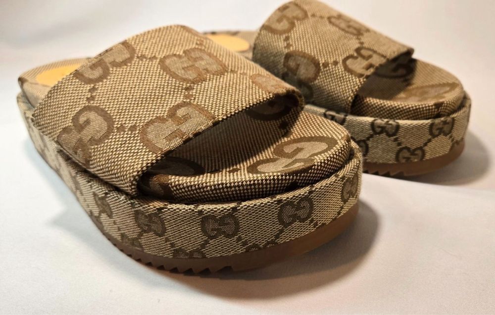 Gucci  чехли -38 номер