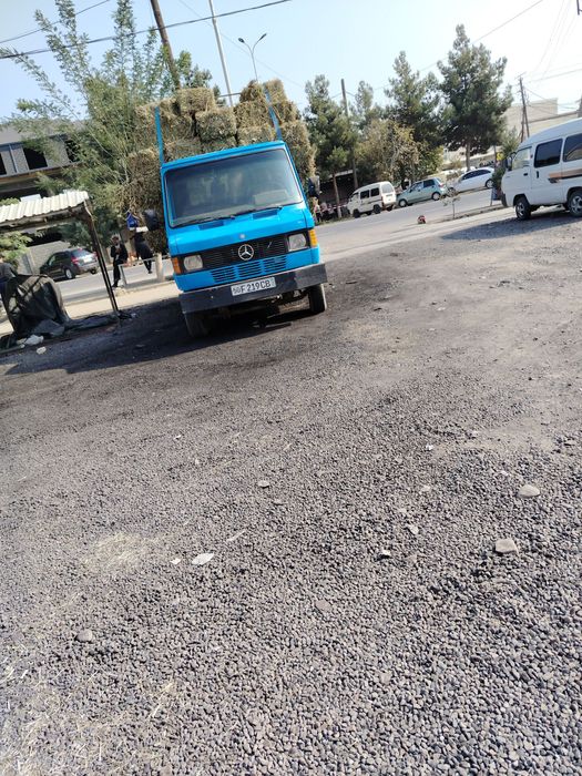 Mercedes benz 207D yuk bortli