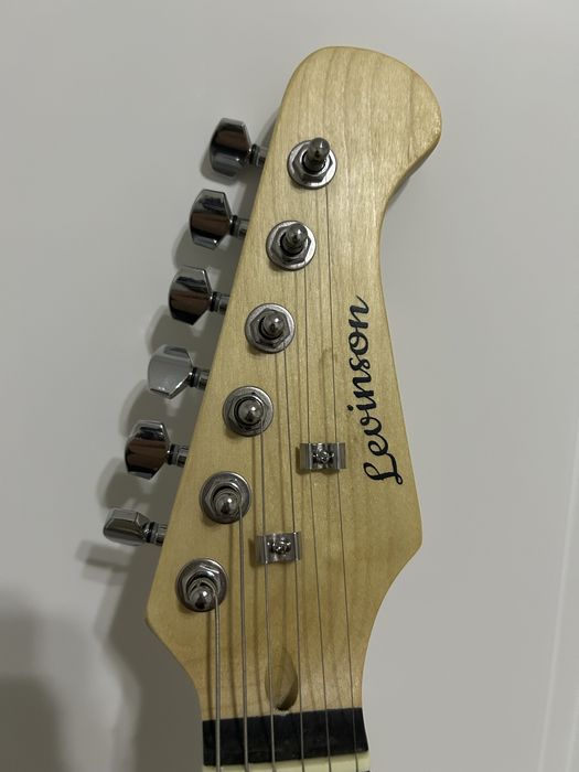 ЭлектроГитара от бренда: Levinson