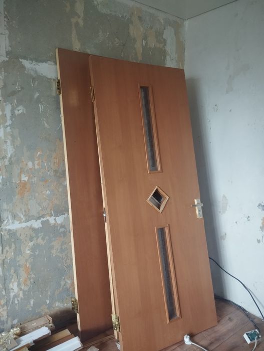Продам 5000 двери б/у 4 штуки