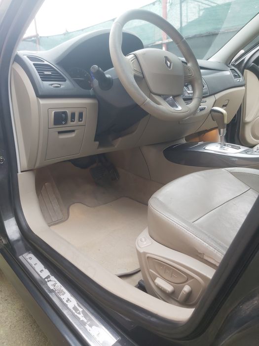 Laguna 3 Grandtour 2.0 dCi • Automată • Initiale • Full • CarVertical