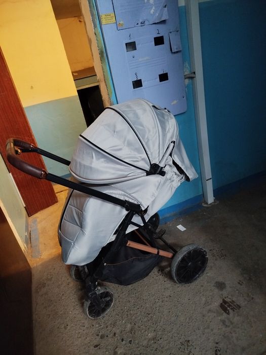 Коляска в хорошем состоянии