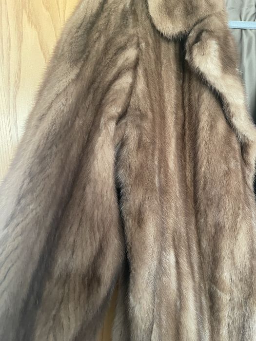 Haină lungă din blană naturală de nurcă – SAGA MINK – maro