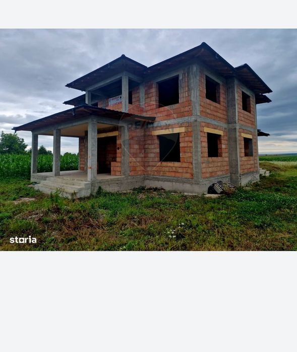 Vand casă/ vilă+7.400 mp teren intre Rediu si Ruseni