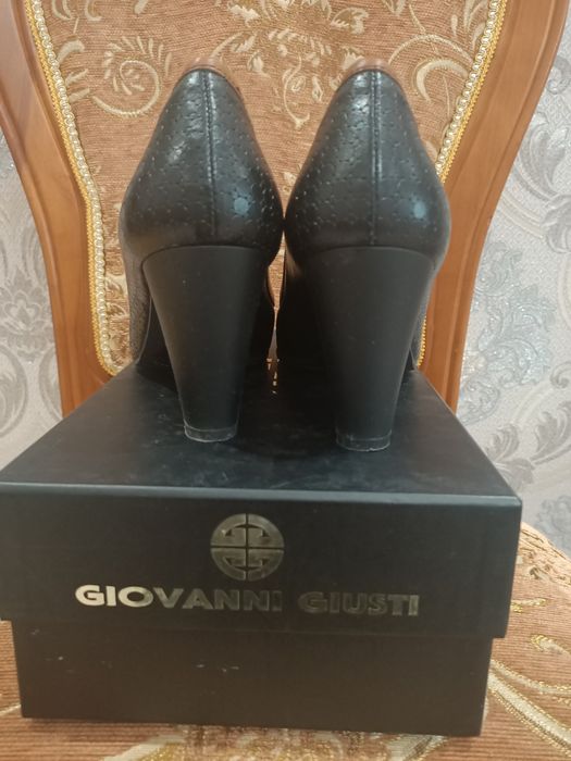 Продам женские туфли 38р.