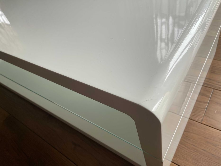 Холна бяла маса - MДФ / стъкло