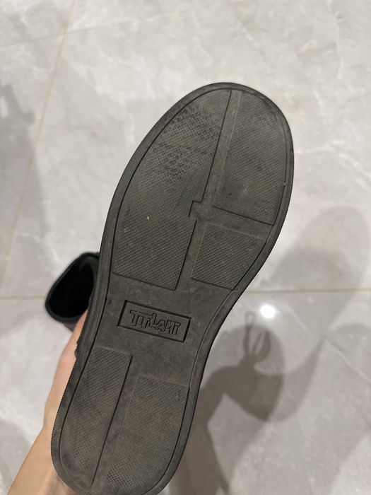 Продам детскую обувь